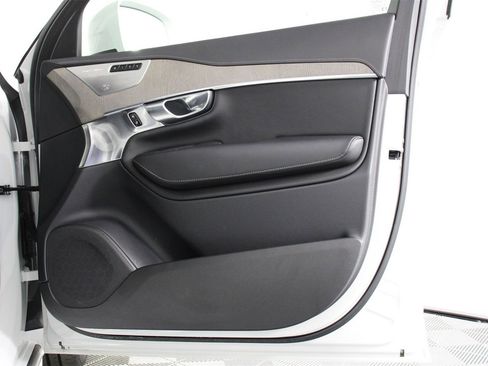 Certified 2023 Volvo XC90 T8 Ultimate w/ Lounge Package image 21