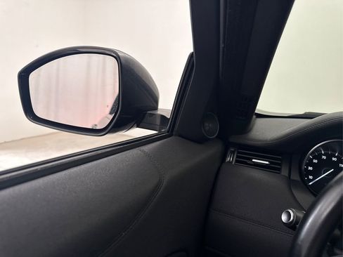 Used 2018 Land Rover Range Rover Evoque SE image 32