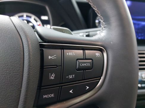 Used 2021 Lexus LS 500 500 Base w/ Accessory Package (Z2) image 20