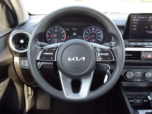 Used 2023 Kia Forte LXS FWD image 8