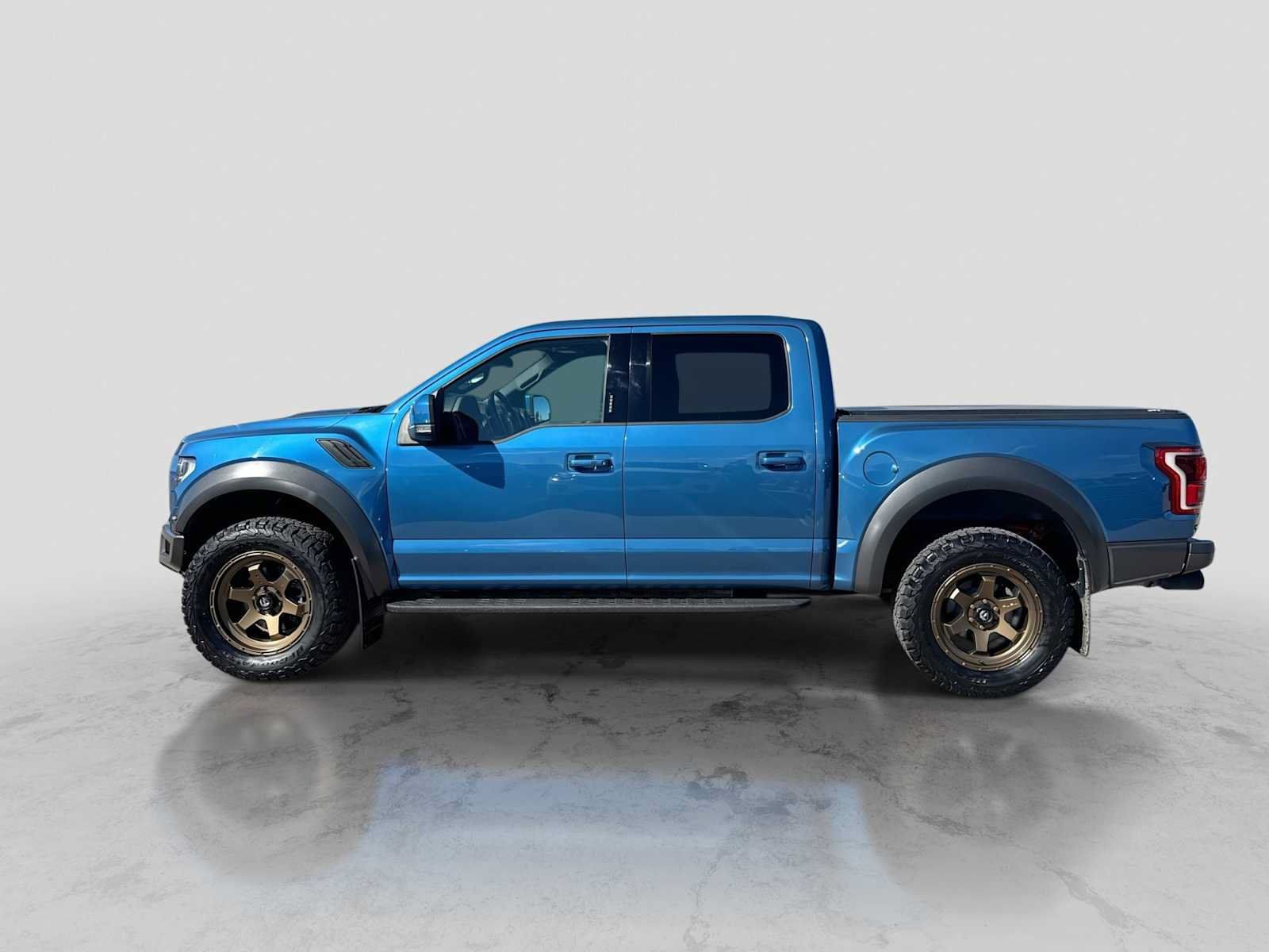 Used 2019 Ford F150 Raptor w/ Equipment Group 802A Luxury AWD/4WD image 3