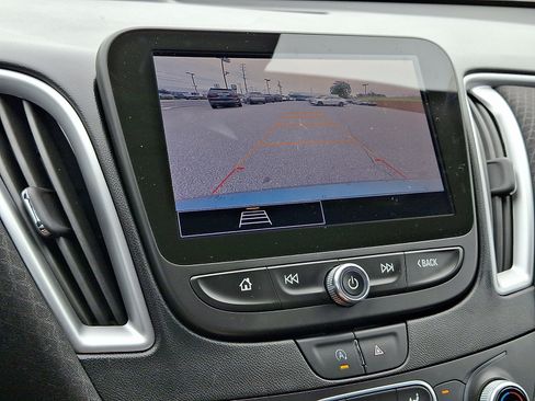 Certified 2024 Chevrolet Malibu LT FWD image 17