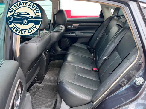 Used 2013 Nissan Altima 2.5 SL w/ 2.5 Moonroof Pkg FWD image 5