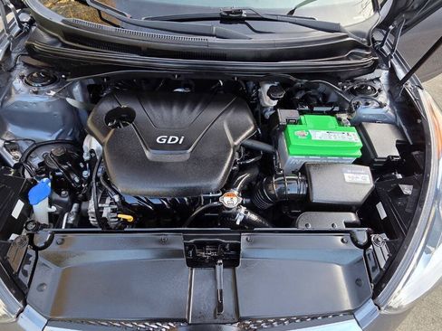 Used 2017 Hyundai Veloster FWD image 12