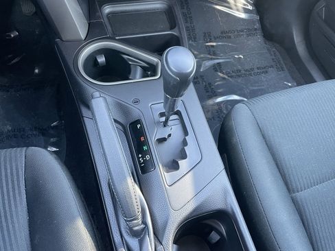 Used 2018 Toyota RAV4 LE image 13