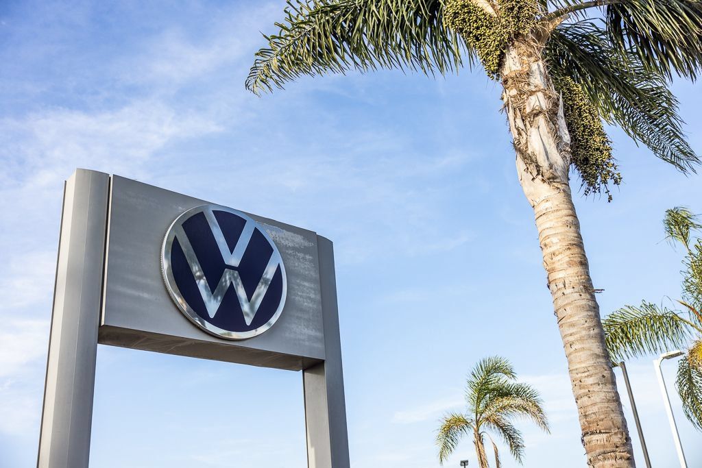 New 2026 Volkswagen Tiguan SEL R-Line AWD/4WD image 15
