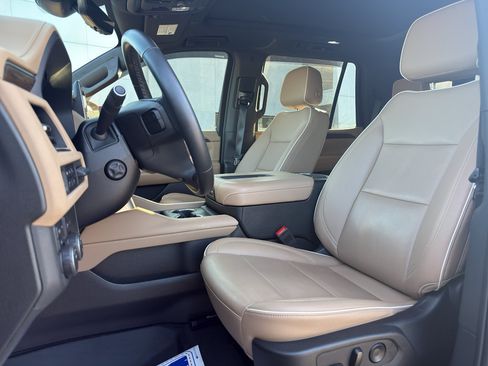 Used 2023 Chevrolet Tahoe Premier AWD/4WD image 11