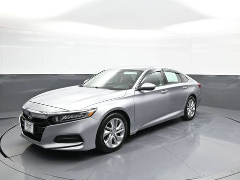 Used 2018 Honda Accord LX image 1