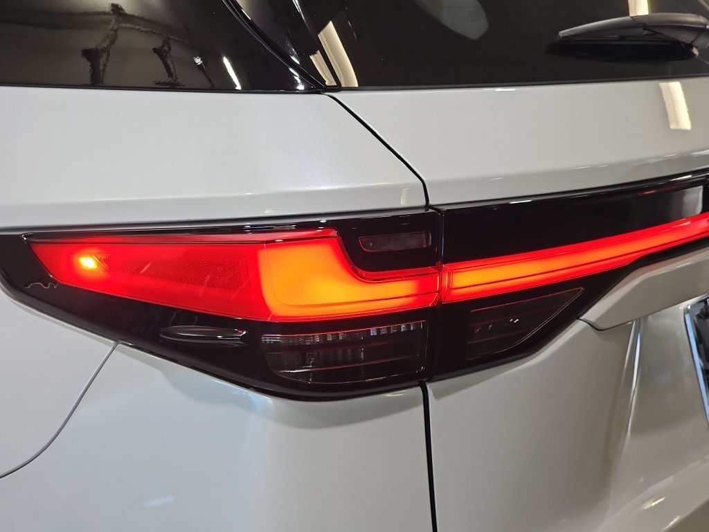 New 2026 Lexus TX 500h AWD image 33