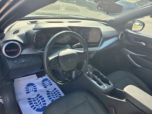 Used 2024 Chevrolet Trax RS w/ Driver Confidence Package FWD image 10