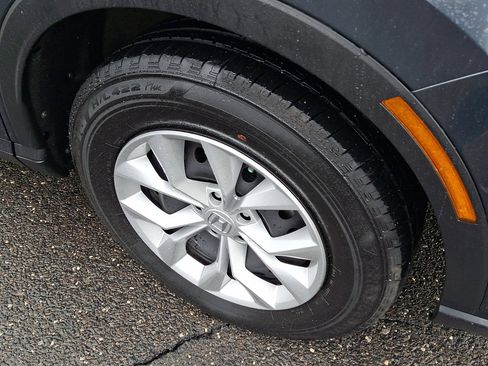 Used 2025 Honda CR-V LX image 9