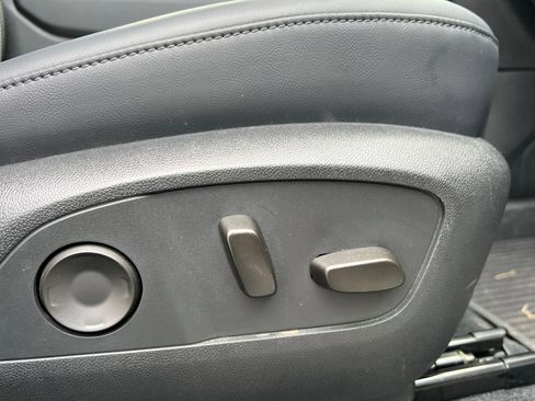 Used 2024 GMC Acadia Elevation image 21