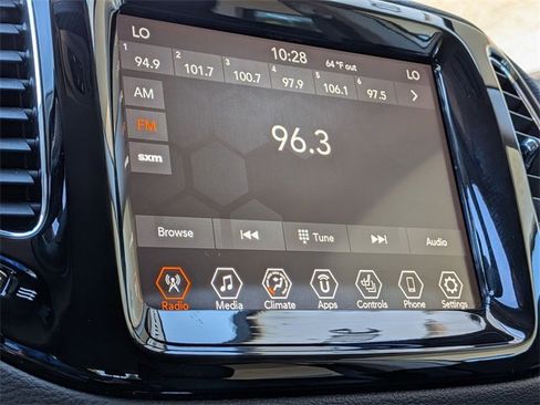 Certified 2021 Jeep Compass Limited image 22
