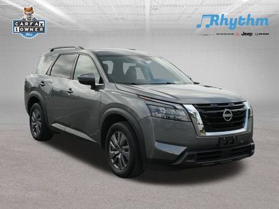 Used 2025 Nissan Pathfinder SV
