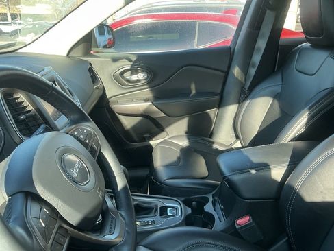 Used 2020 Jeep Cherokee Latitude Plus w/ Cold Weather Group image 7