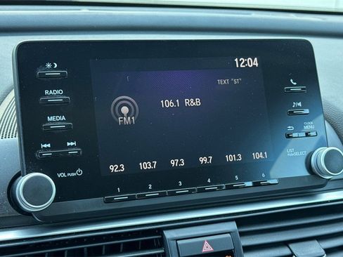 Used 2018 Honda Accord LX image 17