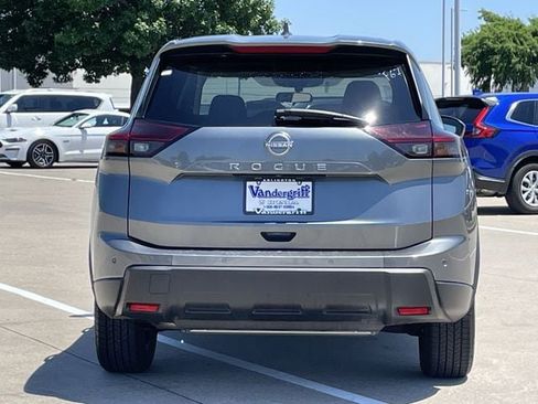 Used 2025 Nissan Rogue SV FWD image 5