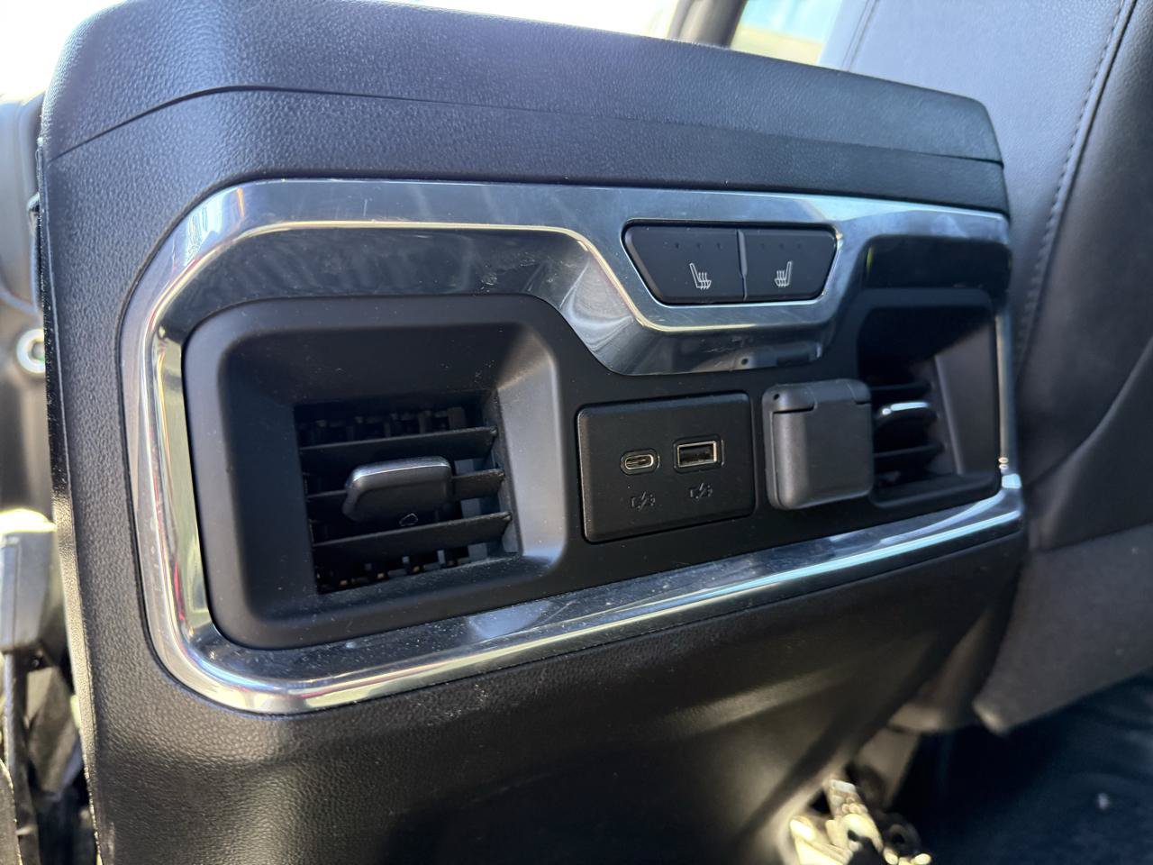 Used 2023 GMC Sierra 2500 AT4 w/ AT4 Premium Plus Package AWD/4WD image 6