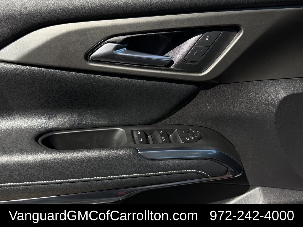 Used 2025 Chevrolet Traverse LT FWD image 25