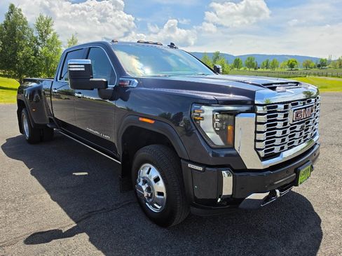 Used 2024 GMC Sierra 3500 Denali w/ Denali Reserve Package AWD/4WD image 3