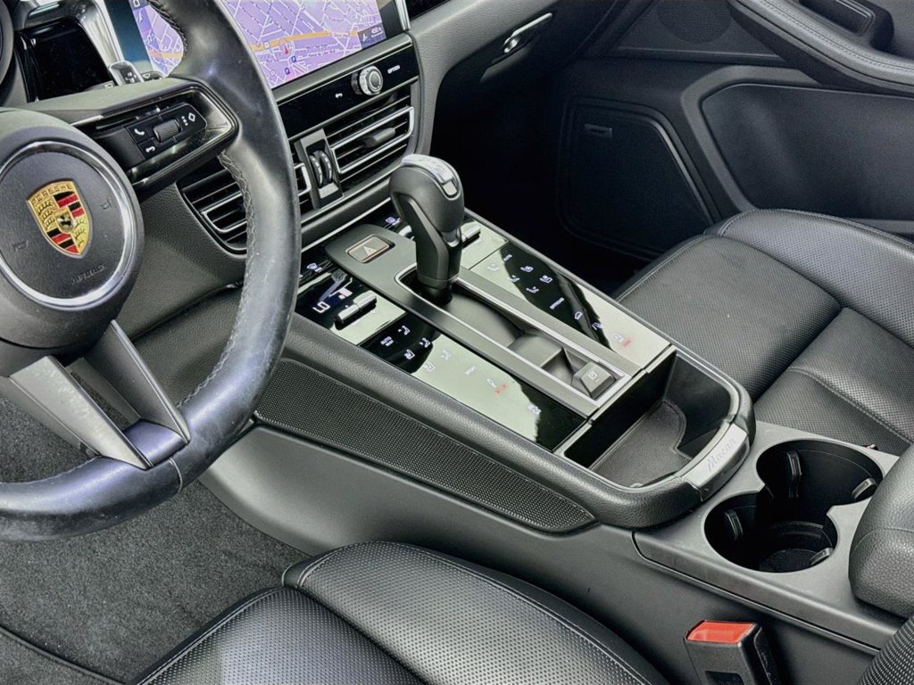 Certified 2024 Porsche Macan S AWD/4WD image 21