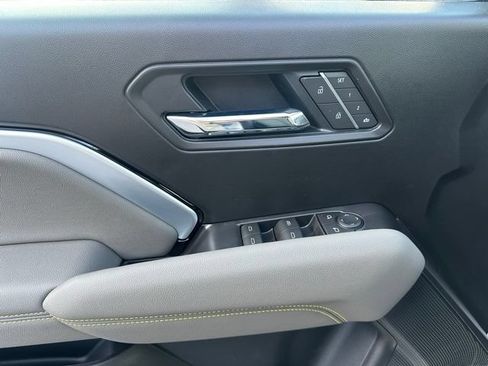 New 2026 Chevrolet Colorado ZR2 w/ Technology Package AWD/4WD image 3