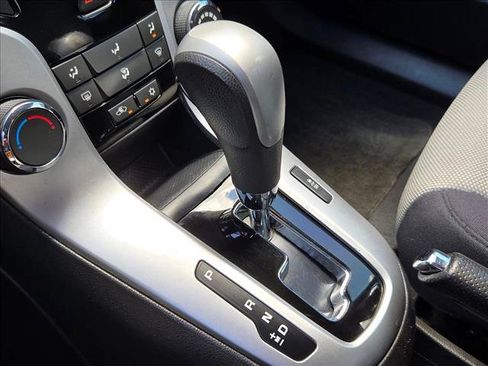 Used 2015 Chevrolet Cruze LS FWD image 15