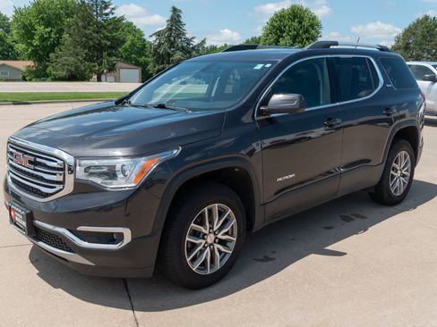 Used 2017 GMC Acadia SLE w/ Driver Alert Package I FWD image 5