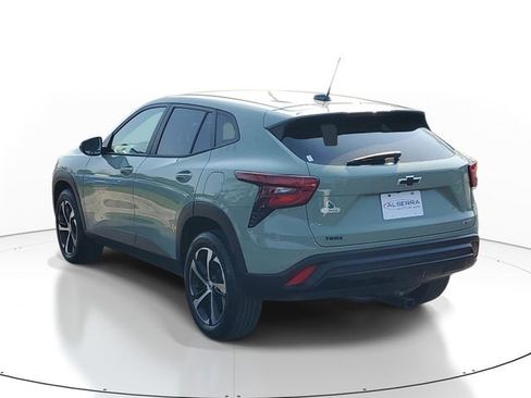 Certified 2024 Chevrolet Trax RS FWD image 3