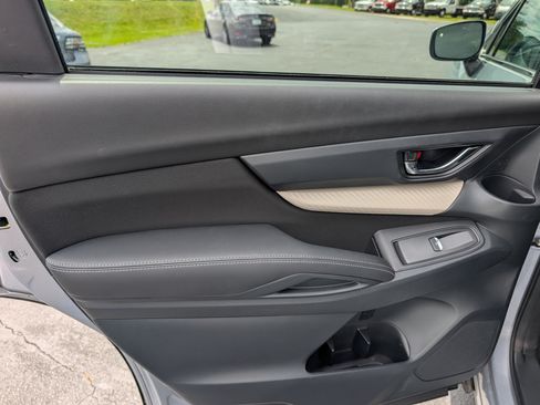 Used 2019 Subaru Ascent Premium AWD/4WD image 5