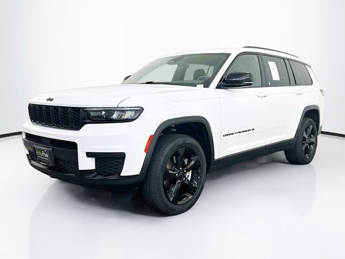 Used 2023 Jeep Grand Cherokee L Laredo image 3