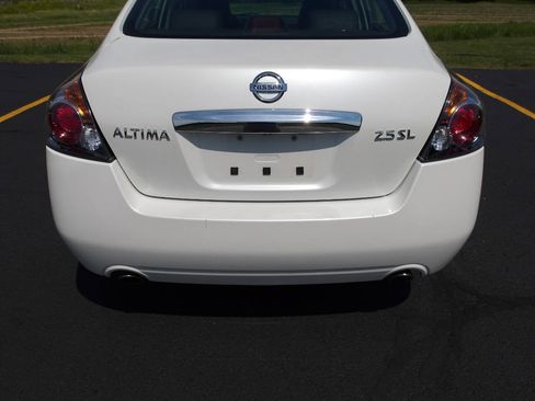 Used 2010 Nissan Altima 2.5 SL w/ SL Pkg FWD image 2