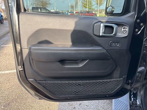 Used 2019 Jeep Wrangler Unlimited Sahara w/ Uconnect 4C Nav & Sound Group image 56