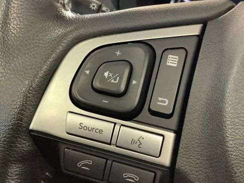 Used 2018 Subaru Forester 2.5i Touring AWD/4WD image 22