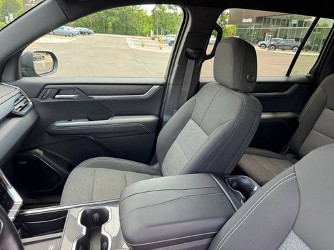 Used 2025 GMC Acadia Elevation AWD/4WD image 10
