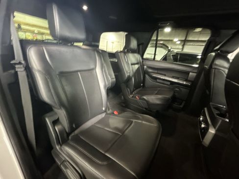 Used 2021 Ford Expedition XLT image 28