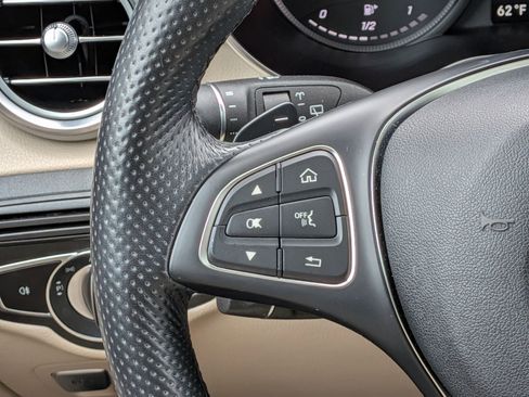 Used 2019 Mercedes-Benz GLC 300 4MATIC w/ Premium Package image 14