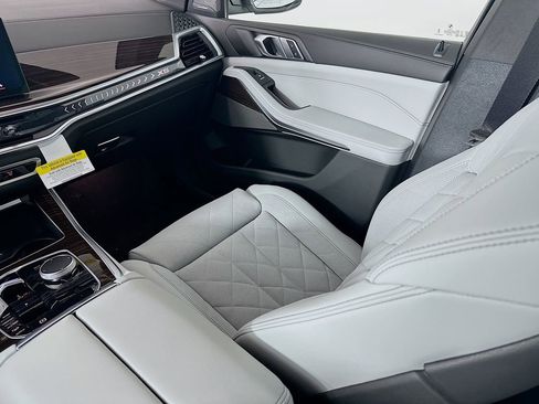 New 2026 BMW X5 xDrive40i w/ Climate Comfort Package image 31