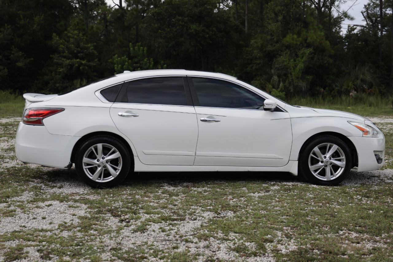 Used 2015 Nissan Altima 2.5 SL w/ Technology Package FWD image 13