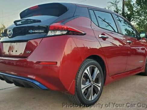 Used 2019 Nissan Leaf SV w/ SV Technology Package image 15