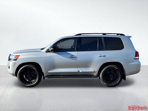 Used 2017 Toyota Land Cruiser AWD/4WD image 2