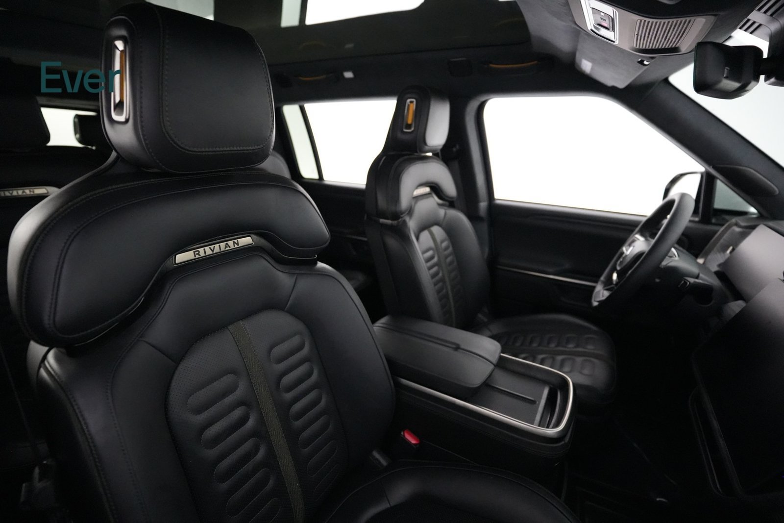 Used 2025 Rivian R1S Adventure Dual AWD/4WD image 23