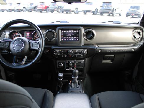 Used 2022 Jeep Wrangler Unlimited Sport image 18