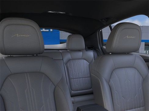 New 2025 Buick Envista Avenir image 24