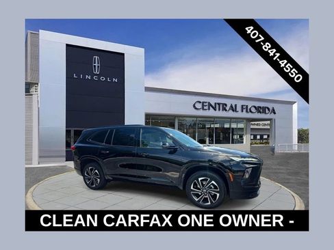 Used 2025 Buick Enclave Sport Touring w/ Power Package FWD image 1