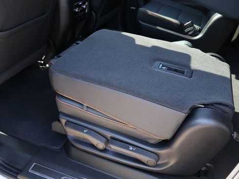 New 2026 GMC Yukon XL AT4 w/ AT4 Premium Plus Package AWD/4WD image 17