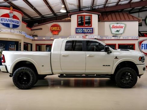 Used 2024 RAM 3500 Limited AWD/4WD image 11