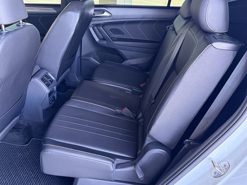 Used 2023 Volkswagen Tiguan SE R-Line FWD image 18