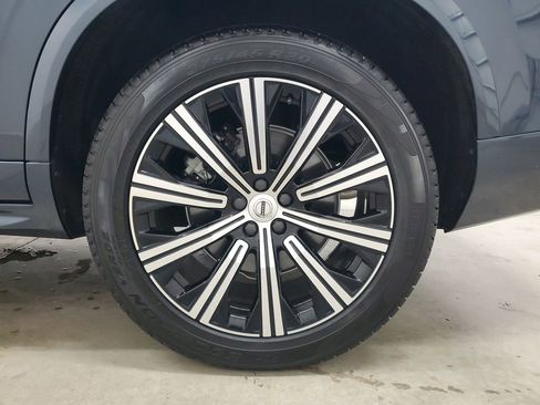 New 2025 Volvo XC90 B5 Core w/ Protection Package Premier image 12