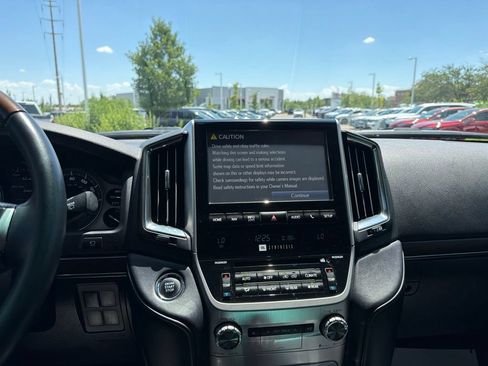 Used 2016 Toyota Land Cruiser AWD/4WD image 31